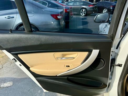 Used 2018 BMW 320i Sedan RWD image 33