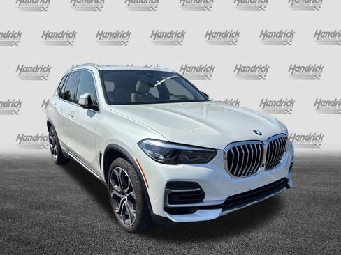 Used 2022 BMW X5 sDrive40i w/ Premium Package RWD image 3