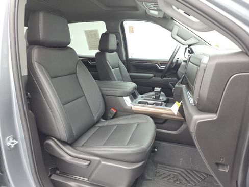 Used 2023 Chevrolet Silverado 1500 LT Trail Boss w/ LT Trail Boss Premium Package AWD/4WD image 56