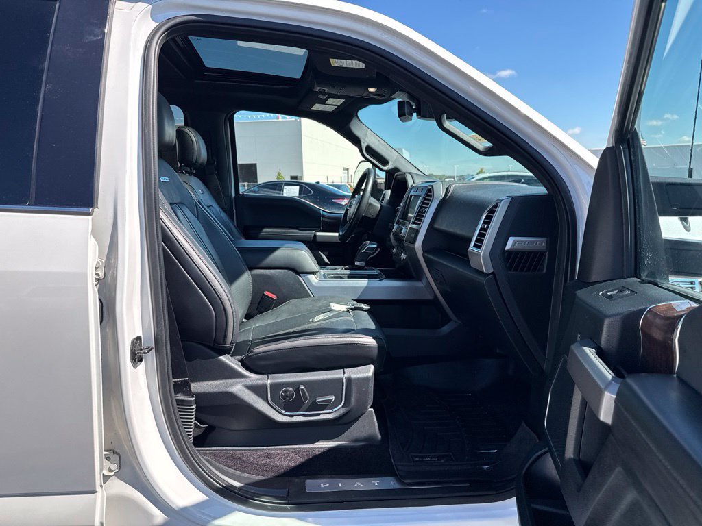 Used 2016 Ford F150 Platinum w/ Equipment Group 701A Luxury AWD/4WD image 41