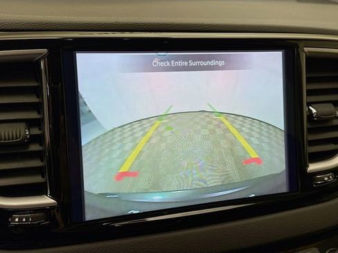 Used 2023 Chrysler Pacifica Touring-L image 13