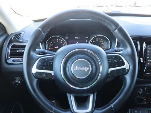 Used 2019 Jeep Compass Altitude image 17