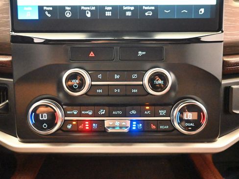 Used 2022 Ford Expedition Max Limited AWD/4WD image 11