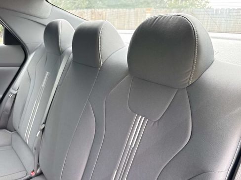 Used 2022 Hyundai Elantra SEL FWD image 14