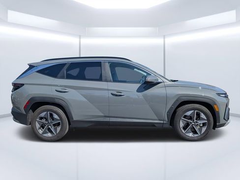 Used 2025 Hyundai Tucson SEL FWD image 2
