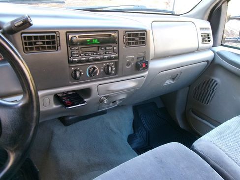 Used 2003 Ford F250 XLT image 16