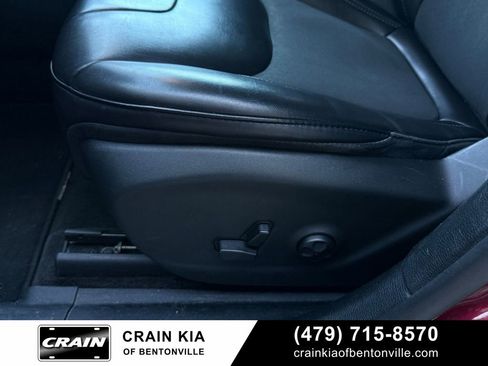 Used 2019 Jeep Cherokee Latitude Plus w/ Comfort/Convenience Group FWD image 12