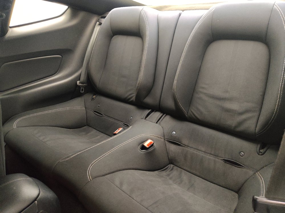 Used 2018 Ford Mustang Coupe RWD image 18