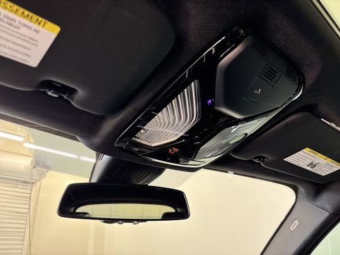 Used 2023 BMW X5 xDrive40i w/ M Sport Package image 18