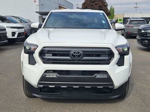 Used 2025 Toyota Tacoma SR5 AWD/4WD image 2