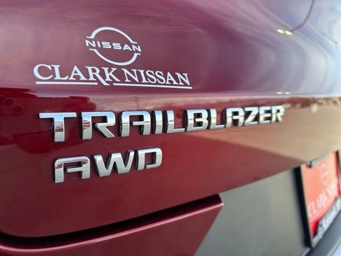Used 2025 Chevrolet TrailBlazer LT AWD/4WD image 10
