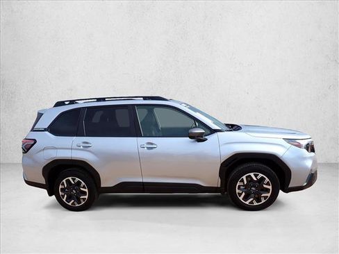 Used 2026 Subaru Forester Premium AWD/4WD image 5