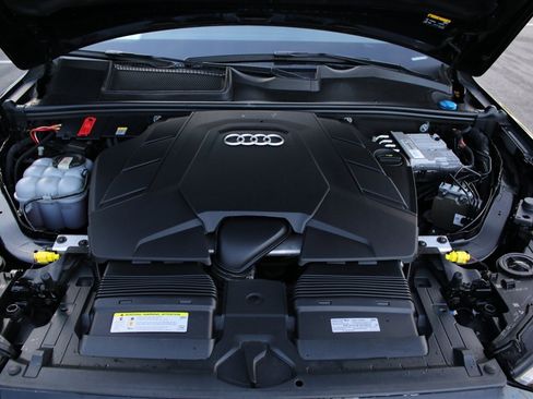 Used 2021 Audi Q7 3.0T Premium Plus AWD/4WD image 32