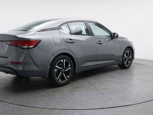 Used 2025 Nissan Sentra SV image 9