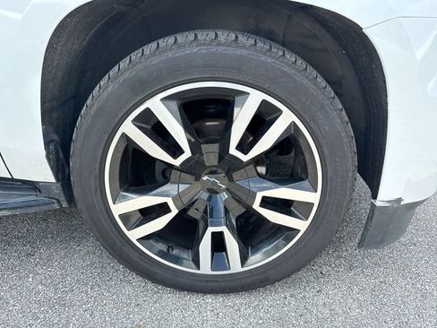 Used 2020 Chevrolet Suburban Premier AWD/4WD image 6