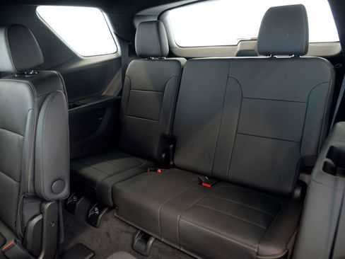 Used 2023 Chevrolet Traverse LT AWD/4WD image 28