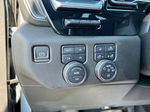 Used 2023 Chevrolet Silverado 1500 High Country w/ High Country Premium Package AWD/4WD image 22