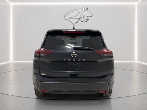 Used 2025 Nissan Rogue SV FWD image 4