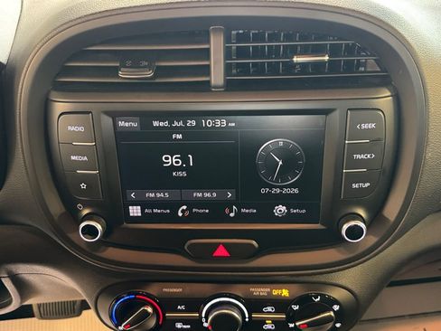 Certified 2023 Kia Soul LX FWD image 17