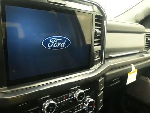New 2026 Ford F250 Lariat w/ Black Appearance Package AWD/4WD image 17