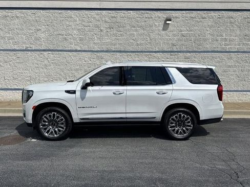 Used 2023 GMC Yukon Denali Ultimate AWD/4WD image 4
