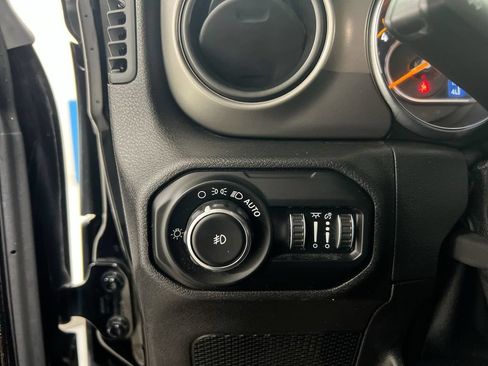 Used 2021 Jeep Wrangler Unlimited Sport AWD/4WD image 18