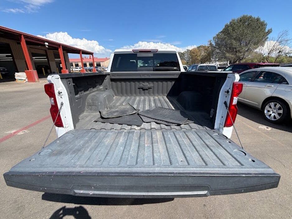 Used 2023 Chevrolet Silverado 1500 LTZ w/ LTZ Convenience Package II AWD/4WD image 8