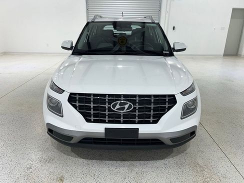 Used 2025 Hyundai Venue SEL FWD image 8