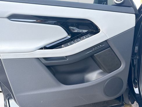 New 2026 Land Rover Range Rover Evoque Hoxton AWD/4WD image 21