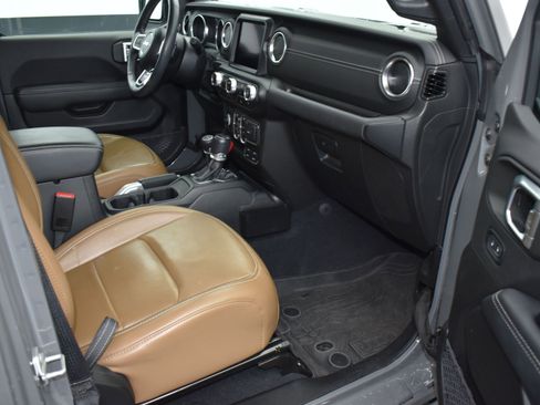 Used 2023 Jeep Wrangler Sahara w/ Cold Weather Group image 11