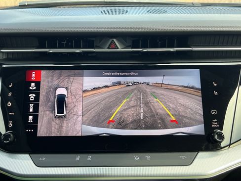 Used 2024 Jeep Wagoneer Launch Edition image 29