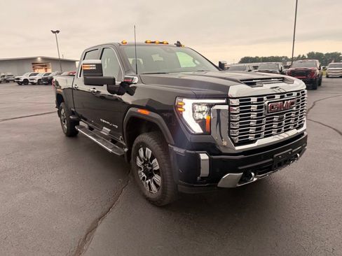 Used 2024 GMC Sierra 2500 Denali AWD/4WD image 12