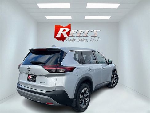 Used 2021 Nissan Rogue SV image 7