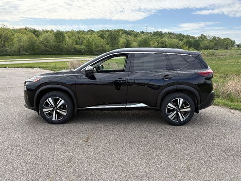 Used 2023 Nissan Rogue SL AWD/4WD image 2