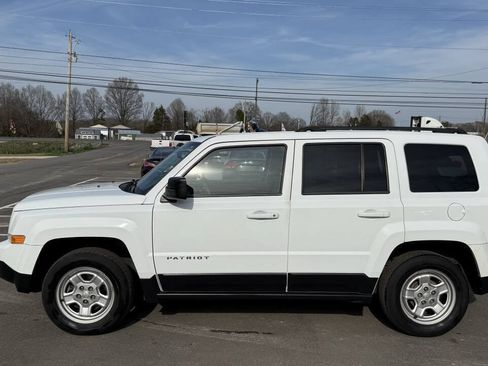 Used 2016 Jeep Patriot Sport w/ Power Value Group FWD image 4