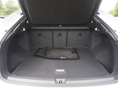 Used 2022 Audi Q4 e-tron Premium Plus AWD/4WD image 10