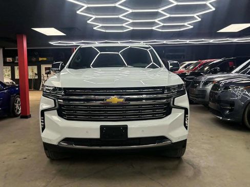 Used 2023 Chevrolet Suburban Premier image 2