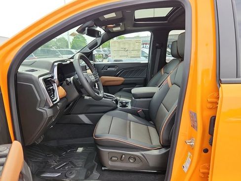 New 2026 GMC Canyon AT4 w/ Technology Plus Package AWD/4WD image 9