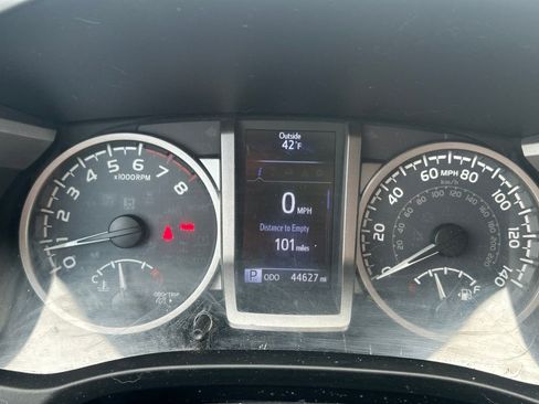 Used 2017 Toyota Tacoma SR5 image 20