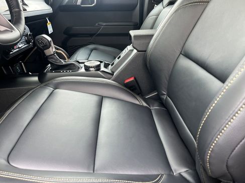 New 2025 Ford Bronco Badlands w/ Sasquatch Package image 13