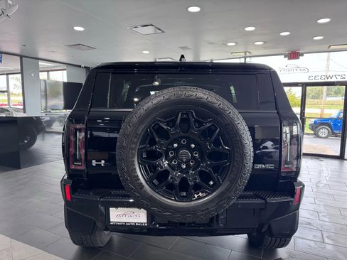 Used 2024 GMC Hummer EV 2X w/ LPO, Illumination Package image 4