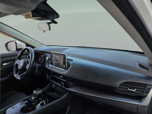 Used 2023 Nissan Rogue SV FWD image 28