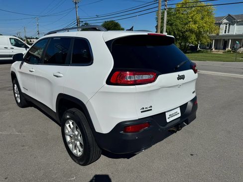 Used 2015 Jeep Cherokee Latitude w/ Trailer Tow Group AWD/4WD image 10