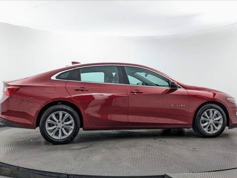Used 2025 Chevrolet Malibu LT FWD image 9
