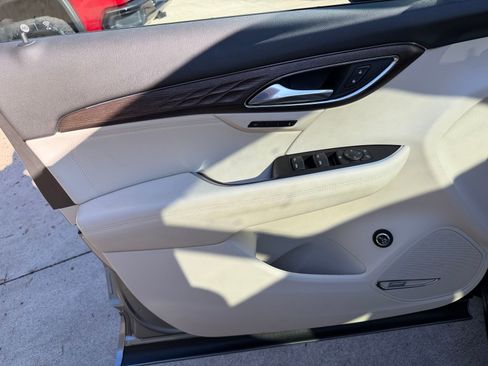 Used 2023 Buick Envision Avenir image 9