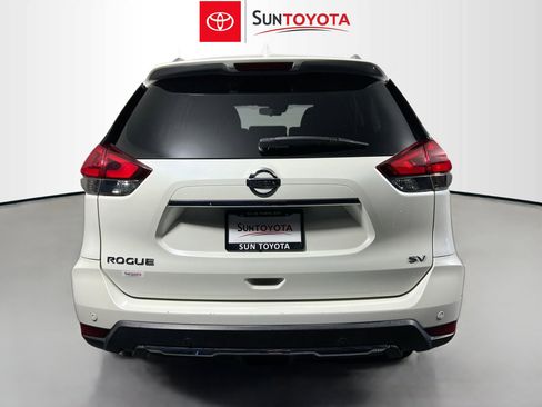 Used 2019 Nissan Rogue SV w/ Premium Package image 5