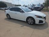 Used 2024 Nissan Altima 2.5 S image 2