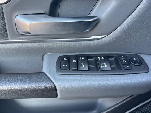 Used 2021 RAM 1500 Big Horn image 12