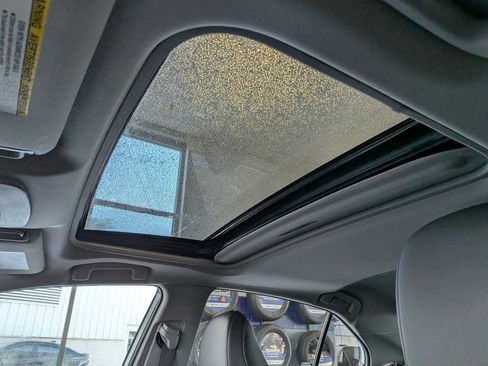 Used 2022 Toyota Camry SE w/ Cold Weather Package image 19