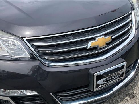 Used 2017 Chevrolet Traverse LT w/ Style and Technology Package FWD image 27